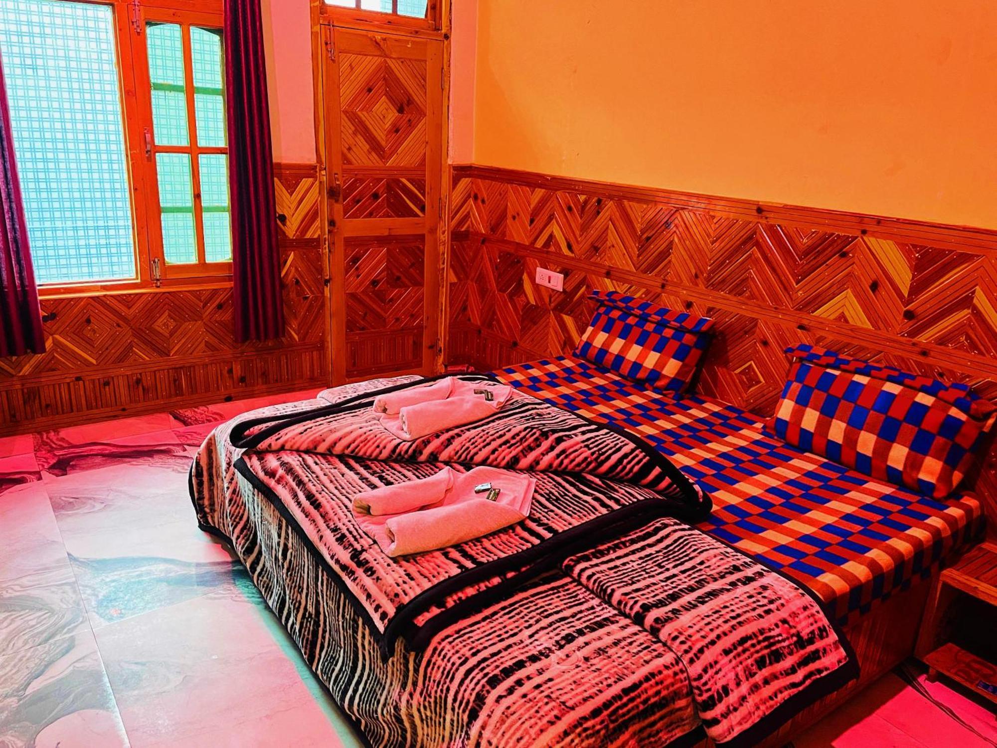 Chalo Chhalal Hotel & Cafe Kasol Zewnętrze zdjęcie