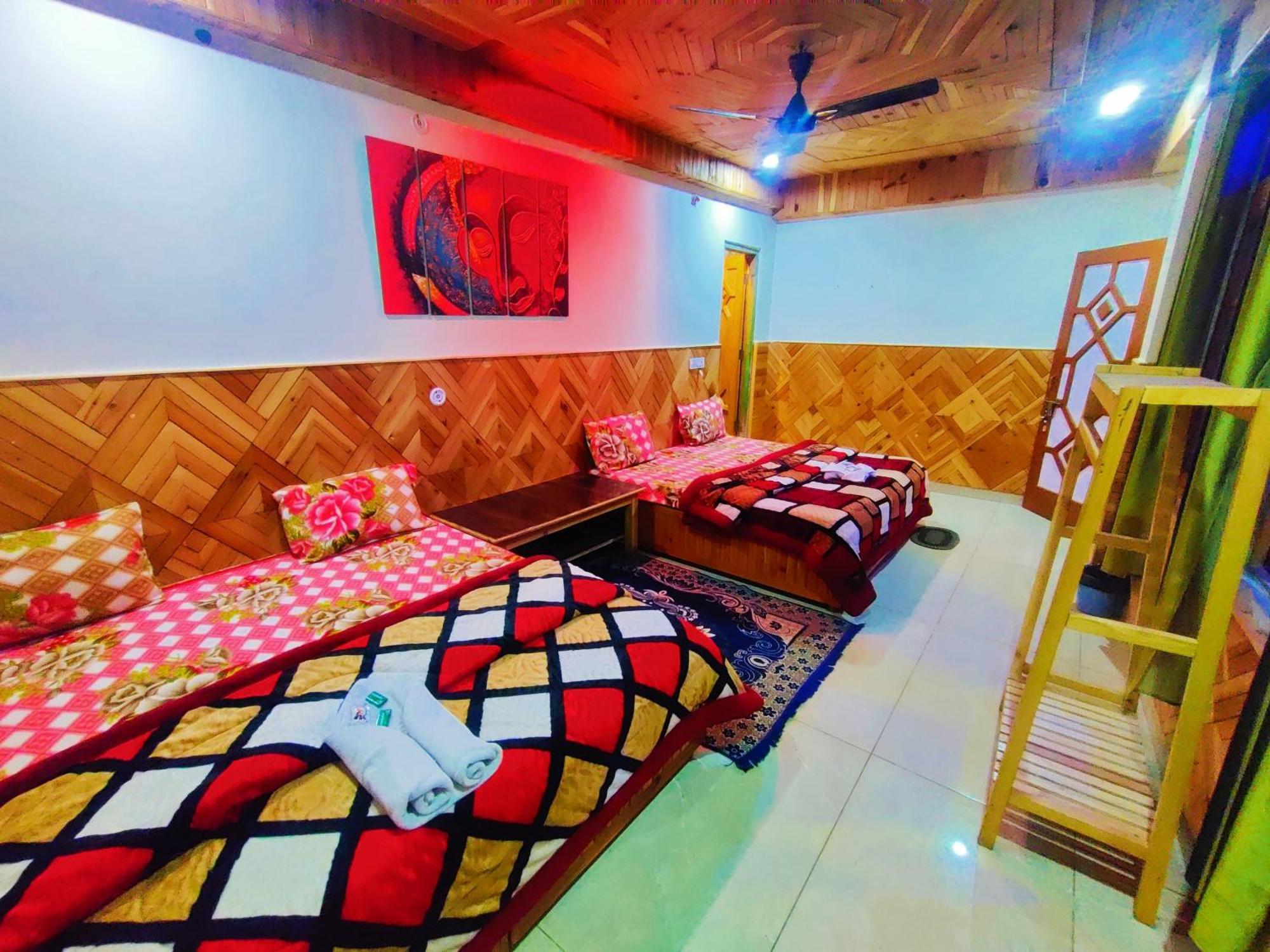 Chalo Chhalal Hotel & Cafe Kasol Zewnętrze zdjęcie